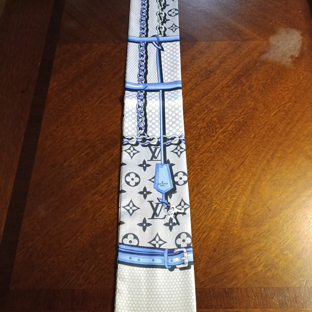 Louis Vuitton Monogram Blue and Gray Tie - Picture 6 of 11